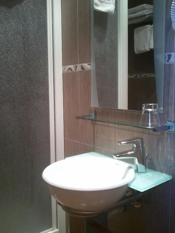 Hostal Can Barrina Arnes 2*,